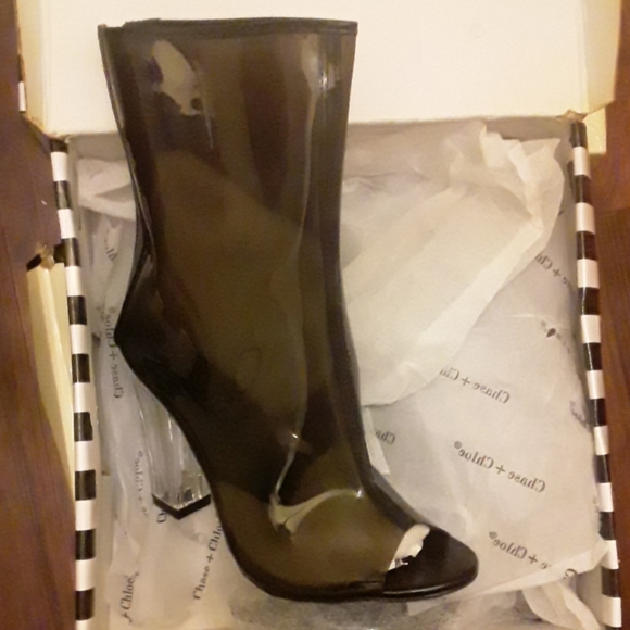 Heeled Boot - Picture 1 of 2